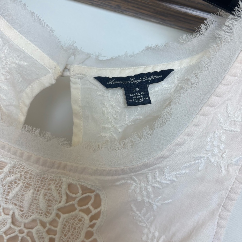 American Eagle Outfitters Cream Sleeveless Pleated Blouse, Size Small - Picture 2 of 3